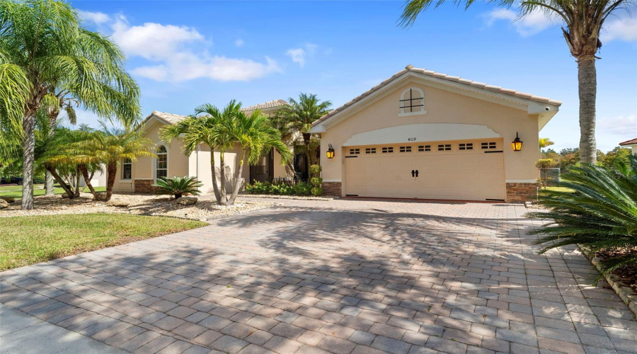 KISSIMMEE, Florida 34746, 4 Bedrooms Bedrooms, ,3 BathroomsBathrooms,Residential,For Sale,NAVIGATOR,0,MFRO6354899
