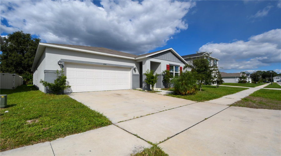 DAVENPORT, Florida 33896, 4 Bedrooms Bedrooms, ,2 BathroomsBathrooms,Residential,For Sale,AUGUSTUS,0,MFRS5137198