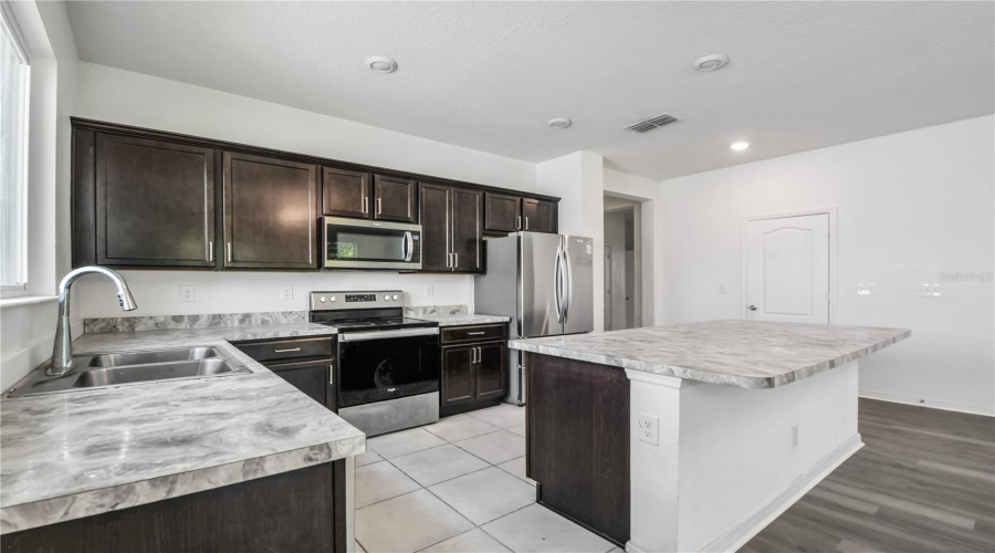 DAVENPORT, Florida 33896, 4 Bedrooms Bedrooms, ,2 BathroomsBathrooms,Residential,For Sale,AUGUSTUS,0,MFRS5137198