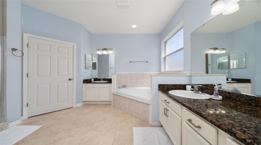 KISSIMMEE, Florida 34746, 5 Bedrooms Bedrooms, ,3 BathroomsBathrooms,Residential,For Sale,EMERALD GREEN,0,MFRO6355005 KISSIMMEE, Florida 34746, 5 Bedrooms Bedrooms, ,3 BathroomsBathrooms,Residential,For Sale,EMERALD GREEN,0,MFRO6355005