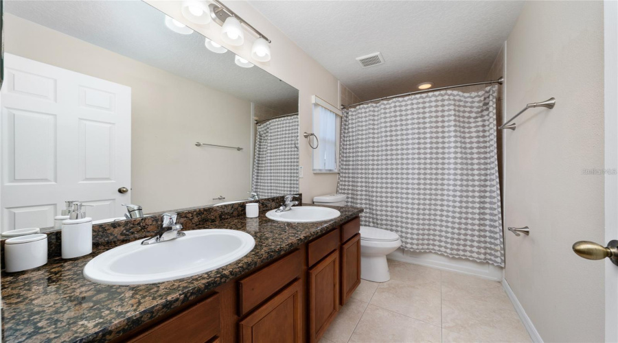 KISSIMMEE, Florida 34746, 5 Bedrooms Bedrooms, ,3 BathroomsBathrooms,Residential,For Sale,EMERALD GREEN,0,MFRO6355005 KISSIMMEE, Florida 34746, 5 Bedrooms Bedrooms, ,3 BathroomsBathrooms,Residential,For Sale,EMERALD GREEN,0,MFRO6355005
