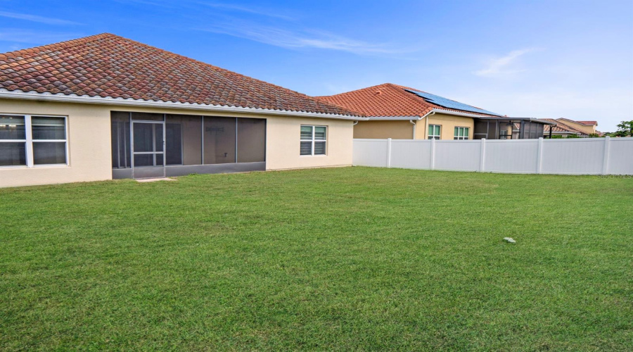 Large, secure backyard perfect for the pool of your dreams! Large, secure backyard perfect for the pool of your dreams!