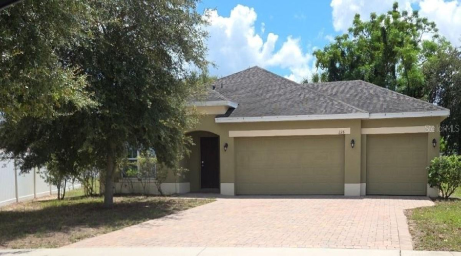 DAVENPORT, Florida 33837, 4 Bedrooms Bedrooms, ,2 BathroomsBathrooms,Residential,For Sale,WHISPERING PINES,0,MFRA4669671 DAVENPORT, Florida 33837, 4 Bedrooms Bedrooms, ,2 BathroomsBathrooms,Residential,For Sale,WHISPERING PINES,0,MFRA4669671