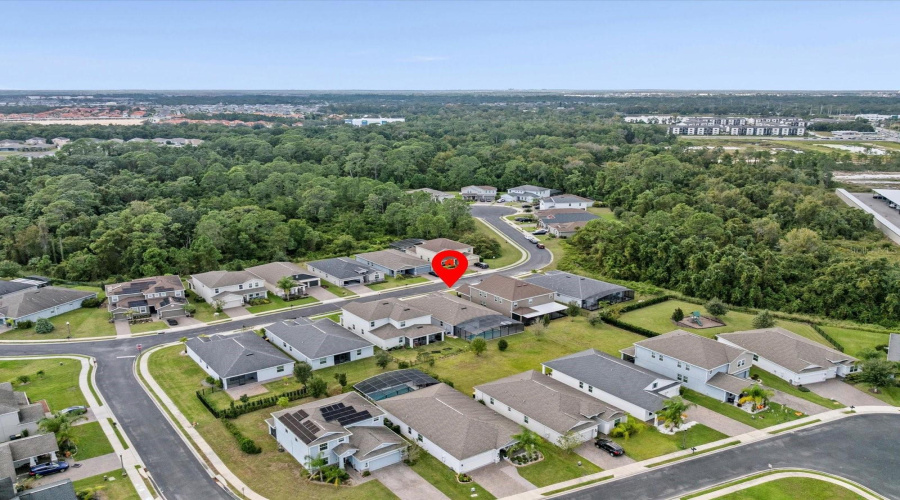 Located on a quiet cul-de-sac street Located on a quiet cul-de-sac street