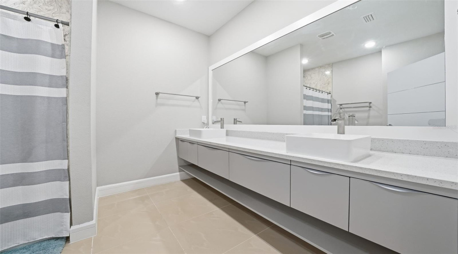 DAVENPORT, Florida 33837, 3 Bedrooms Bedrooms, ,2 BathroomsBathrooms,Residential,For Sale,GREENBRIAR,0,MFRTB8435926 DAVENPORT, Florida 33837, 3 Bedrooms Bedrooms, ,2 BathroomsBathrooms,Residential,For Sale,GREENBRIAR,0,MFRTB8435926