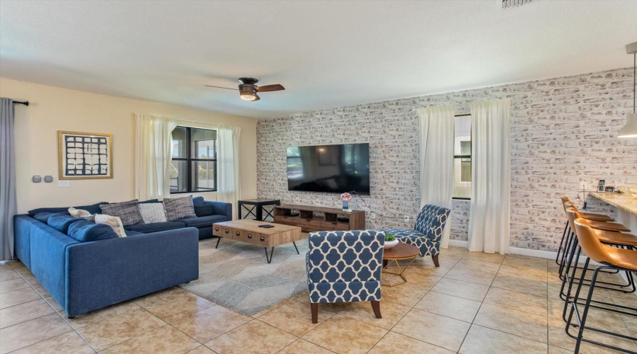 DAVENPORT, Florida 33896, 7 Bedrooms Bedrooms, ,5 BathroomsBathrooms,Residential,For Sale,MOON VALLEY,0,MFRO6355610