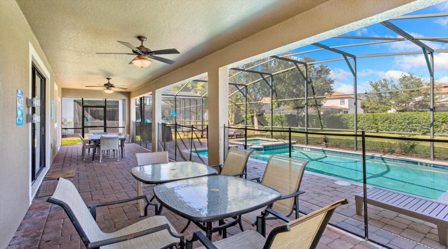 DAVENPORT, Florida 33896, 7 Bedrooms Bedrooms, ,5 BathroomsBathrooms,Residential,For Sale,MOON VALLEY,0,MFRO6355610