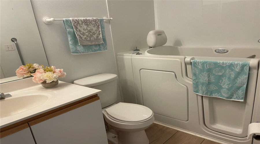 DAVENPORT, Florida 33897, 4 Bedrooms Bedrooms, ,2 BathroomsBathrooms,Residential,For Sale,ELGIN,0,MFRS5130870