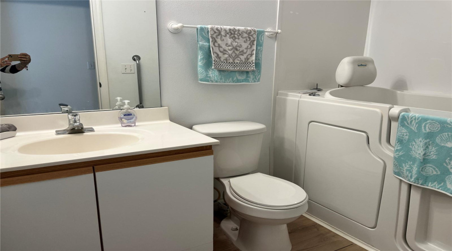 DAVENPORT, Florida 33897, 4 Bedrooms Bedrooms, ,2 BathroomsBathrooms,Residential,For Sale,ELGIN,0,MFRS5130870