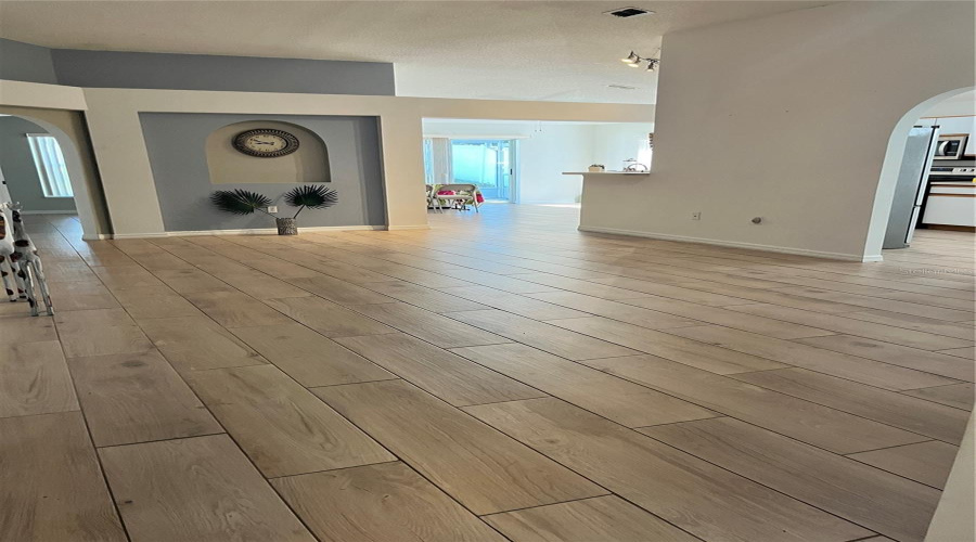 DAVENPORT, Florida 33897, 4 Bedrooms Bedrooms, ,2 BathroomsBathrooms,Residential,For Sale,ELGIN,0,MFRS5130870