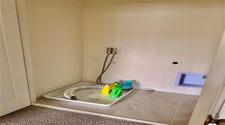 DAVENPORT, Florida 33837, 3 Bedrooms Bedrooms, ,2 BathroomsBathrooms,Residential,For Sale,ROCK ELM,0,MFRS5137381