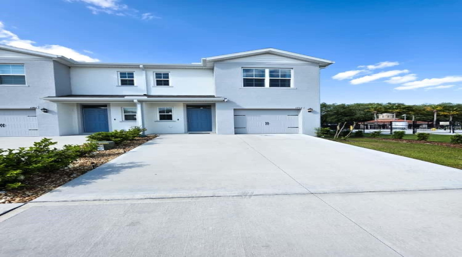 DAVENPORT, Florida 33837, 3 Bedrooms Bedrooms, ,2 BathroomsBathrooms,Residential,For Sale,ROCK ELM,0,MFRS5137381