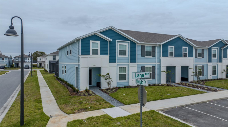 DAVENPORT, Florida 33897, 5 Bedrooms Bedrooms, ,4 BathroomsBathrooms,Residential,For Sale,LANA,0,MFRO6265856