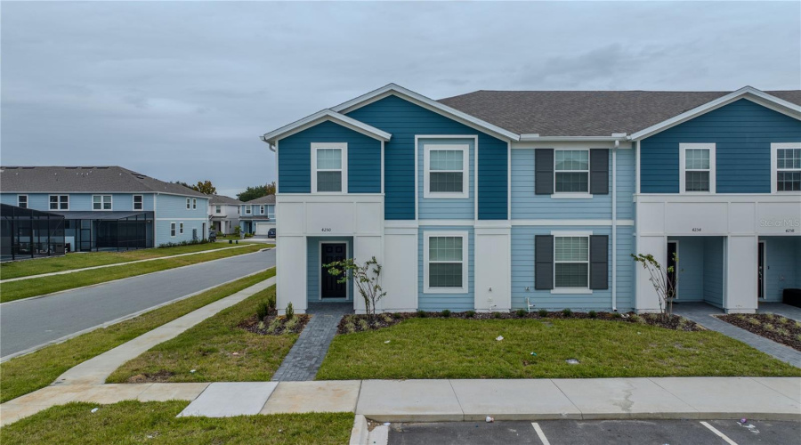 DAVENPORT, Florida 33897, 5 Bedrooms Bedrooms, ,4 BathroomsBathrooms,Residential,For Sale,LANA,0,MFRO6265856