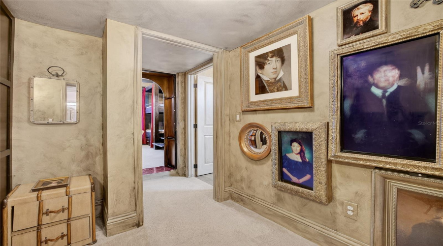 Secret room - Live portraits Secret room - Live portraits