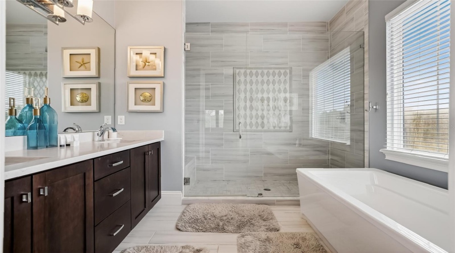 Primary Bath (upstairs) Primary Bath (upstairs)