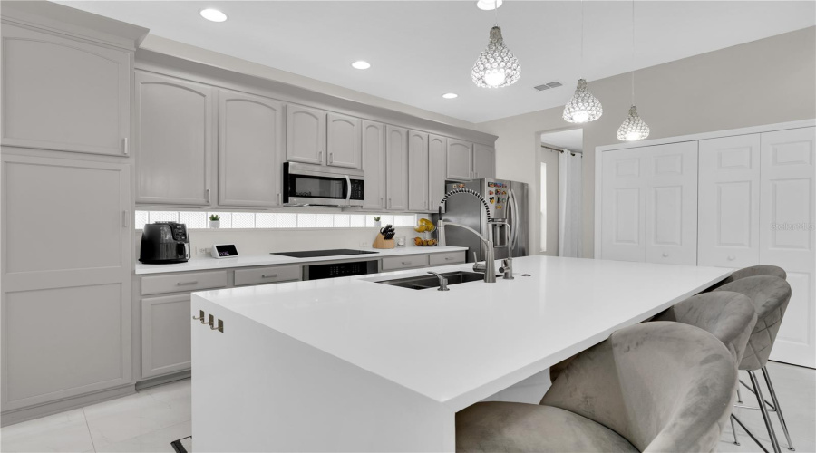 ORLANDO, Florida 32836, 3 Bedrooms Bedrooms, ,2 BathroomsBathrooms,Residential,For Sale,PECKY CYPRESS,0,MFRO6354622 ORLANDO, Florida 32836, 3 Bedrooms Bedrooms, ,2 BathroomsBathrooms,Residential,For Sale,PECKY CYPRESS,0,MFRO6354622