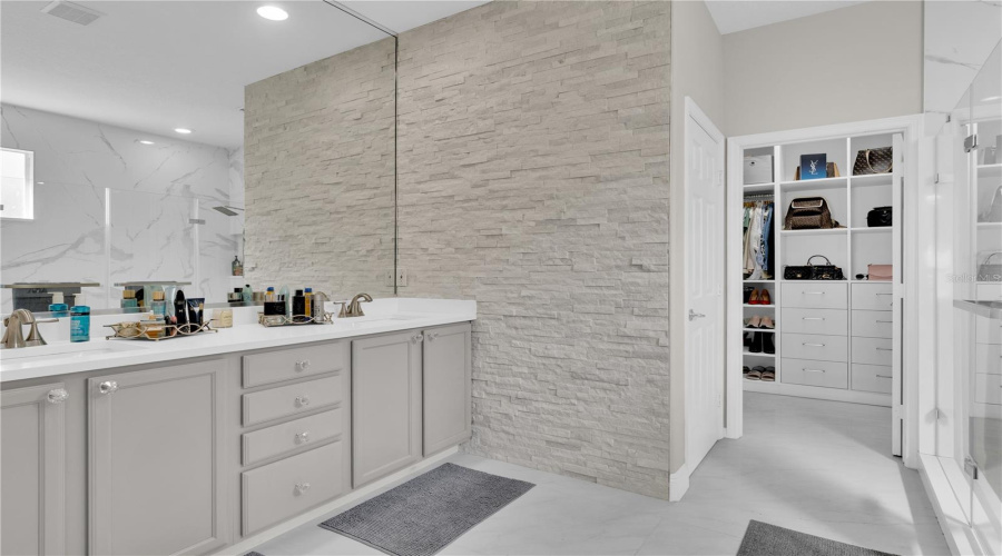 ORLANDO, Florida 32836, 3 Bedrooms Bedrooms, ,2 BathroomsBathrooms,Residential,For Sale,PECKY CYPRESS,0,MFRO6354622 ORLANDO, Florida 32836, 3 Bedrooms Bedrooms, ,2 BathroomsBathrooms,Residential,For Sale,PECKY CYPRESS,0,MFRO6354622