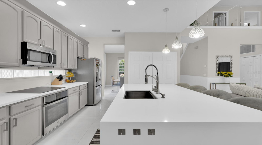 ORLANDO, Florida 32836, 3 Bedrooms Bedrooms, ,2 BathroomsBathrooms,Residential,For Sale,PECKY CYPRESS,0,MFRO6354622 ORLANDO, Florida 32836, 3 Bedrooms Bedrooms, ,2 BathroomsBathrooms,Residential,For Sale,PECKY CYPRESS,0,MFRO6354622