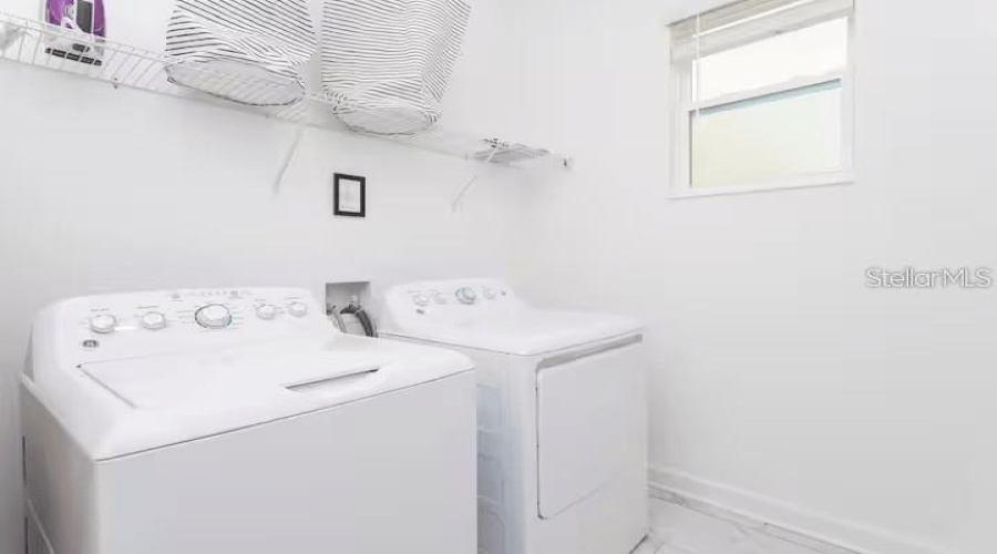 DAVENPORT, Florida 33896, 6 Bedrooms Bedrooms, ,5 BathroomsBathrooms,Residential,For Sale,LEADER,0,MFRO6356055