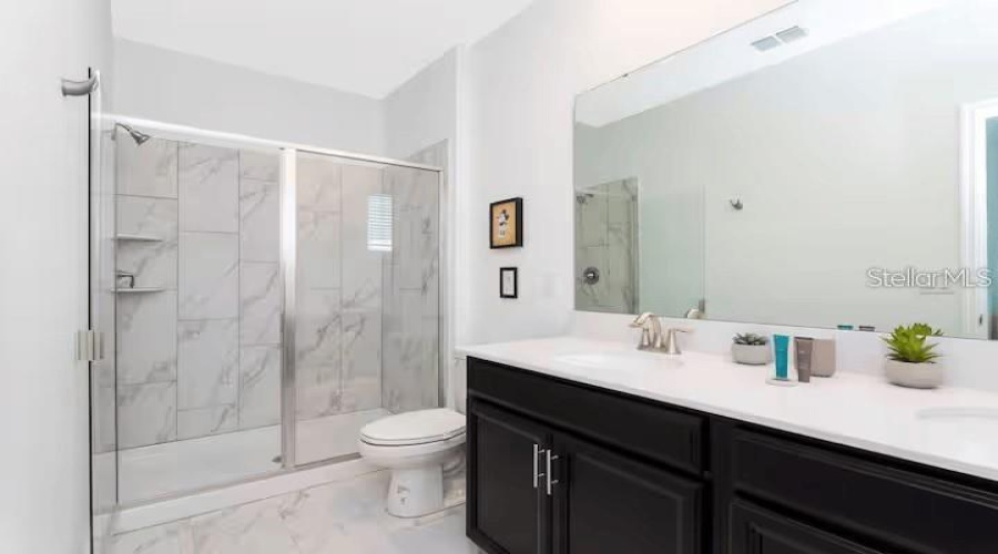 DAVENPORT, Florida 33896, 6 Bedrooms Bedrooms, ,5 BathroomsBathrooms,Residential,For Sale,LEADER,0,MFRO6356055