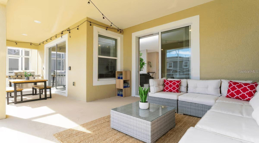 DAVENPORT, Florida 33896, 6 Bedrooms Bedrooms, ,5 BathroomsBathrooms,Residential,For Sale,LEADER,0,MFRO6356055