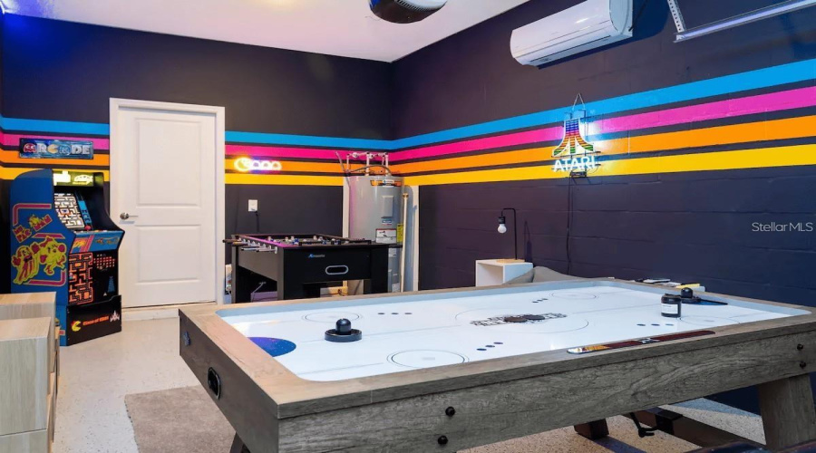 DAVENPORT, Florida 33896, 6 Bedrooms Bedrooms, ,5 BathroomsBathrooms,Residential,For Sale,LEADER,0,MFRO6356055