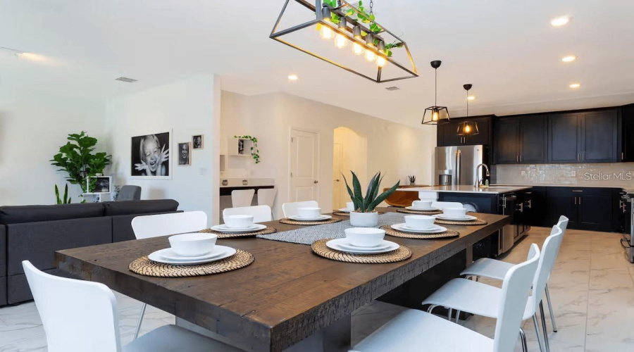 DAVENPORT, Florida 33896, 6 Bedrooms Bedrooms, ,5 BathroomsBathrooms,Residential,For Sale,LEADER,0,MFRO6356055