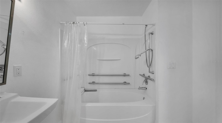 KISSIMMEE, Florida 34746, 3 Bedrooms Bedrooms, ,2 BathroomsBathrooms,Residential,For Sale,CLUB CORTILE,0,MFRO6355738 KISSIMMEE, Florida 34746, 3 Bedrooms Bedrooms, ,2 BathroomsBathrooms,Residential,For Sale,CLUB CORTILE,0,MFRO6355738