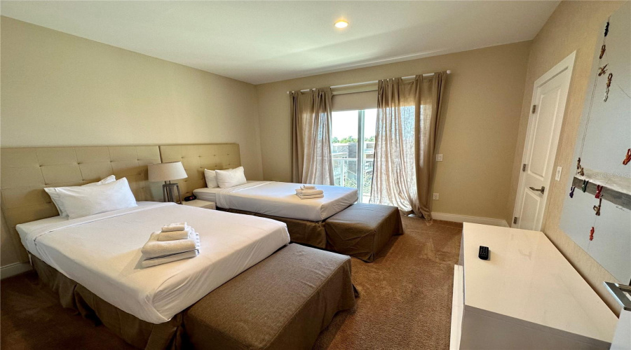 KISSIMMEE, Florida 34747, 3 Bedrooms Bedrooms, ,3 BathroomsBathrooms,Residential,For Sale,BRASILIA,0,MFRO6355090