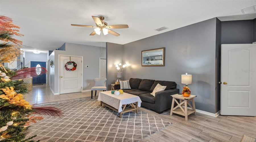 DAVENPORT, Florida 33896, 4 Bedrooms Bedrooms, ,3 BathroomsBathrooms,Residential,For Sale,ESSEX,0,MFRO6354954