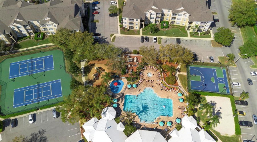 Pool – Large resort-style pool. Pool – Large resort-style pool.