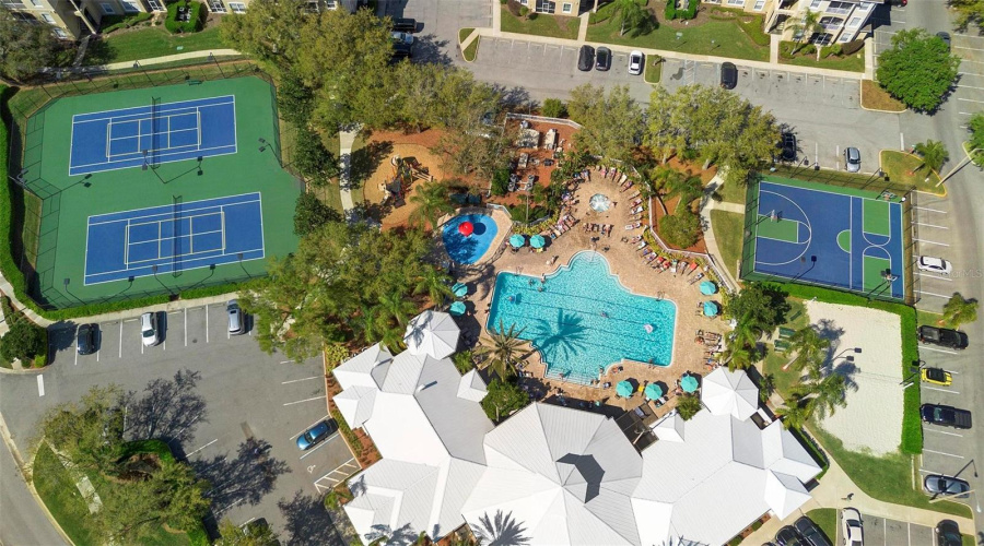 Pool – Large resort-style pool. Pool – Large resort-style pool.