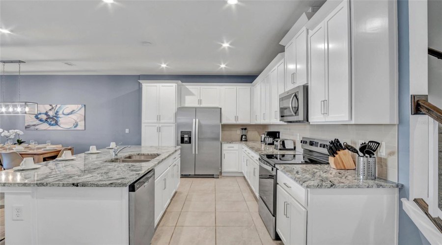 KISSIMMEE, Florida 34747, 5 Bedrooms Bedrooms, ,4 BathroomsBathrooms,Residential,For Sale,ZABALLINA,0,MFRO6356513