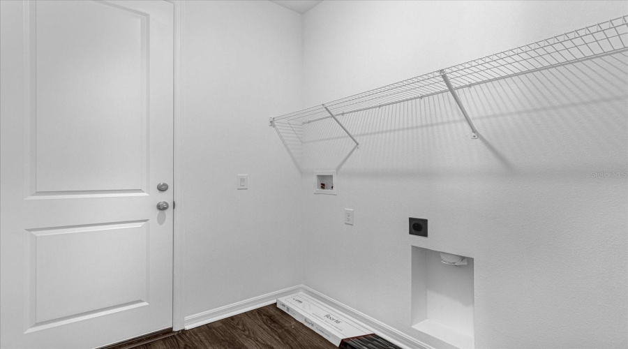 DAVENPORT, Florida 33896, 4 Bedrooms Bedrooms, ,3 BathroomsBathrooms,Residential,For Sale,LANCASHIRE,0,MFRO6356504