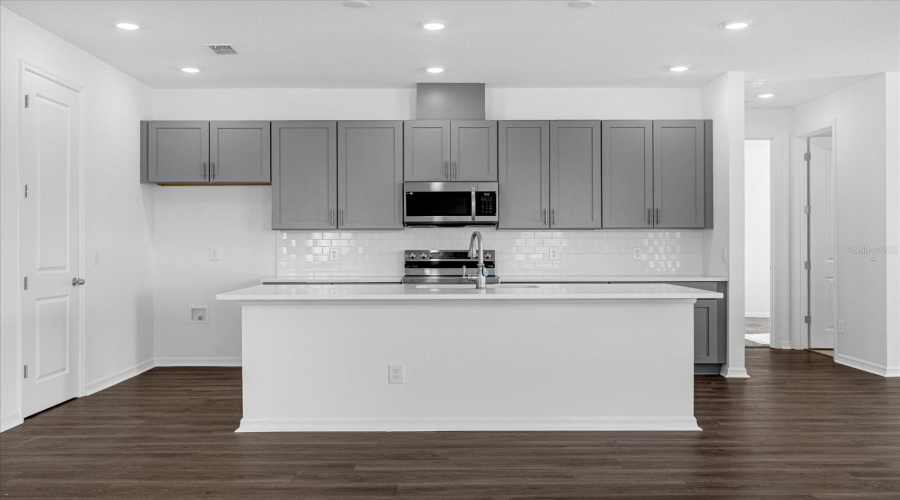 DAVENPORT, Florida 33896, 4 Bedrooms Bedrooms, ,3 BathroomsBathrooms,Residential,For Sale,LANCASHIRE,0,MFRO6356504