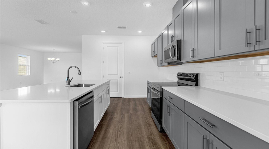 DAVENPORT, Florida 33896, 4 Bedrooms Bedrooms, ,3 BathroomsBathrooms,Residential,For Sale,LANCASHIRE,0,MFRO6356504