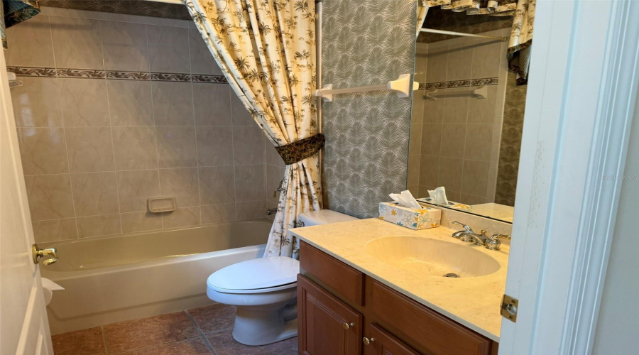 Downstairs Bathroom/Pool Service Bathroom 2 Downstairs Bathroom/Pool Service Bathroom 2