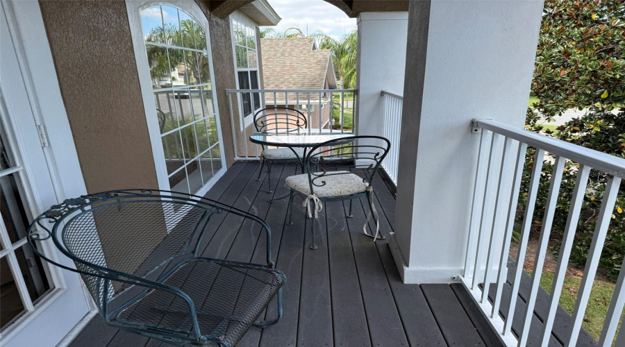 Loft - 2nd floor Balcony Loft - 2nd floor Balcony