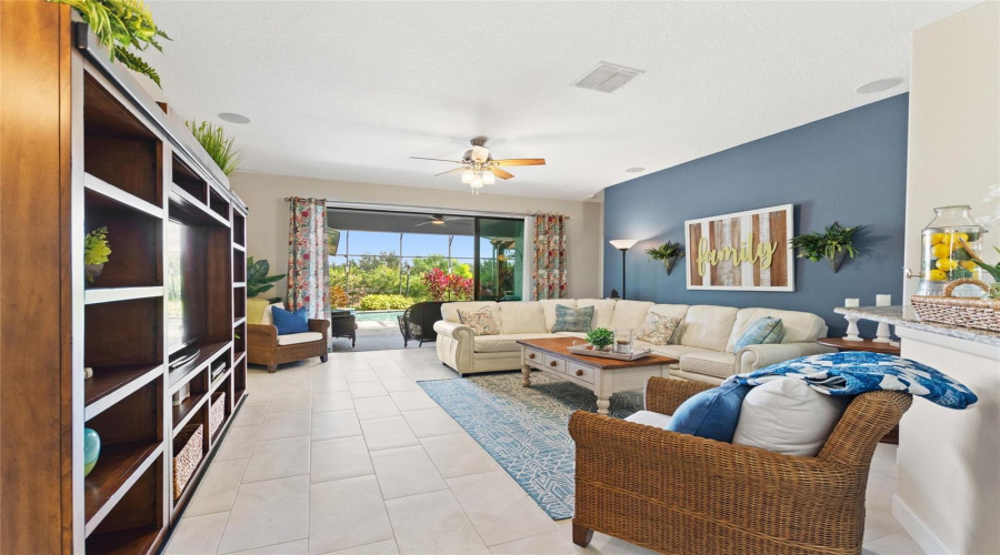 DAVENPORT, Florida 33896, 4 Bedrooms Bedrooms, ,3 BathroomsBathrooms,Residential,For Sale,DOLPHIN HEAD,0,MFRS5137605 DAVENPORT, Florida 33896, 4 Bedrooms Bedrooms, ,3 BathroomsBathrooms,Residential,For Sale,DOLPHIN HEAD,0,MFRS5137605