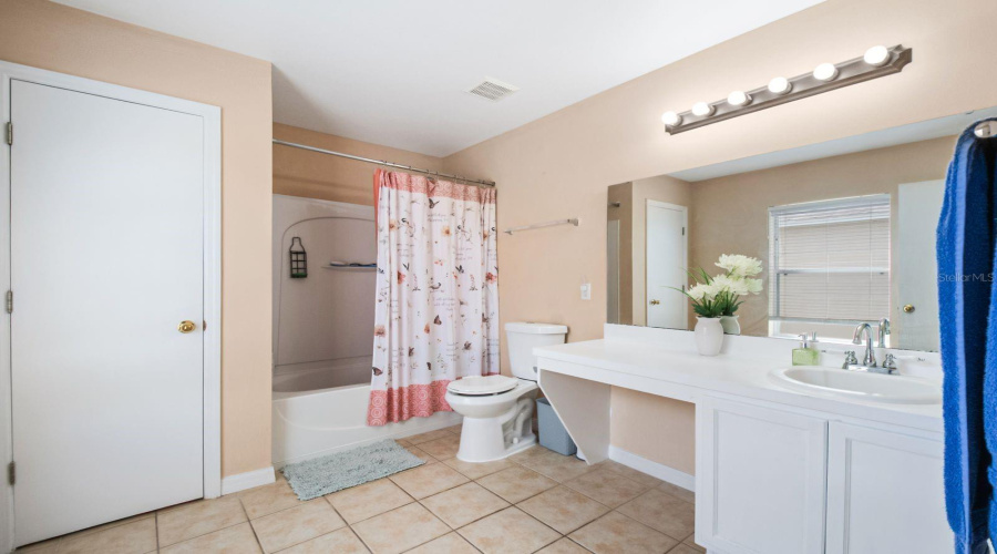 KISSIMMEE, Florida 34746, 4 Bedrooms Bedrooms, ,2 BathroomsBathrooms,Residential,For Sale,WARBLER,0,MFRO6356503 KISSIMMEE, Florida 34746, 4 Bedrooms Bedrooms, ,2 BathroomsBathrooms,Residential,For Sale,WARBLER,0,MFRO6356503