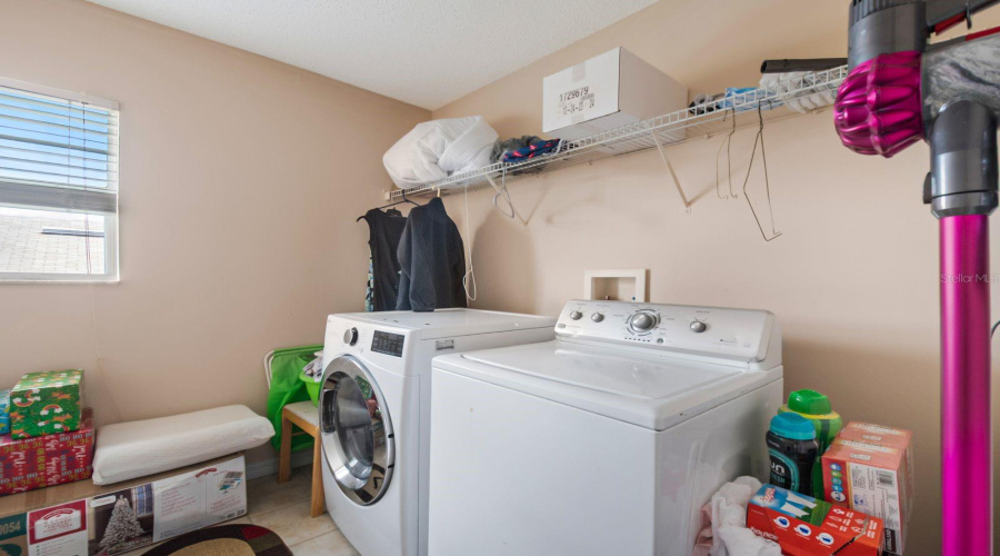 KISSIMMEE, Florida 34746, 4 Bedrooms Bedrooms, ,2 BathroomsBathrooms,Residential,For Sale,WARBLER,0,MFRO6356503 KISSIMMEE, Florida 34746, 4 Bedrooms Bedrooms, ,2 BathroomsBathrooms,Residential,For Sale,WARBLER,0,MFRO6356503