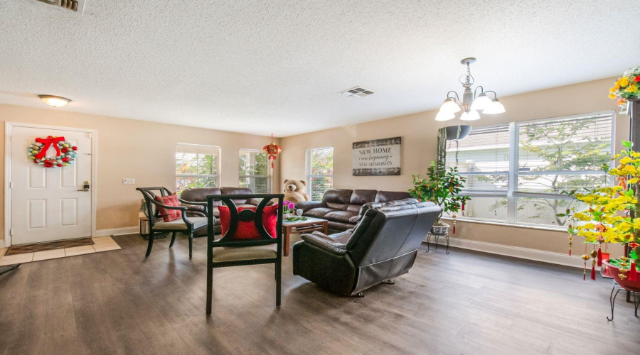 KISSIMMEE, Florida 34746, 4 Bedrooms Bedrooms, ,2 BathroomsBathrooms,Residential,For Sale,WARBLER,0,MFRO6356503 KISSIMMEE, Florida 34746, 4 Bedrooms Bedrooms, ,2 BathroomsBathrooms,Residential,For Sale,WARBLER,0,MFRO6356503