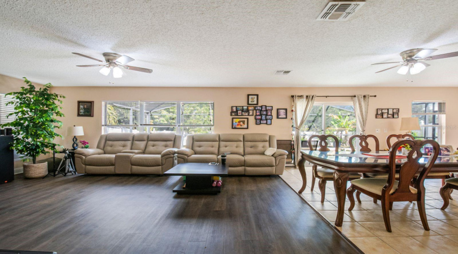 KISSIMMEE, Florida 34746, 4 Bedrooms Bedrooms, ,2 BathroomsBathrooms,Residential,For Sale,WARBLER,0,MFRO6356503 KISSIMMEE, Florida 34746, 4 Bedrooms Bedrooms, ,2 BathroomsBathrooms,Residential,For Sale,WARBLER,0,MFRO6356503