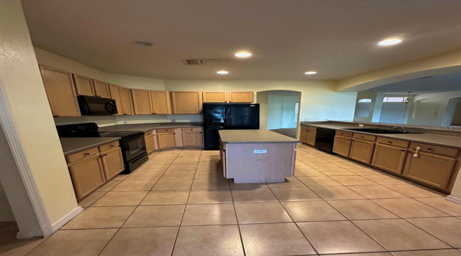 KISSIMMEE, Florida 34746, 3 Bedrooms Bedrooms, ,2 BathroomsBathrooms,Residential,For Sale,VALLEY VIEW,0,MFRS5133999