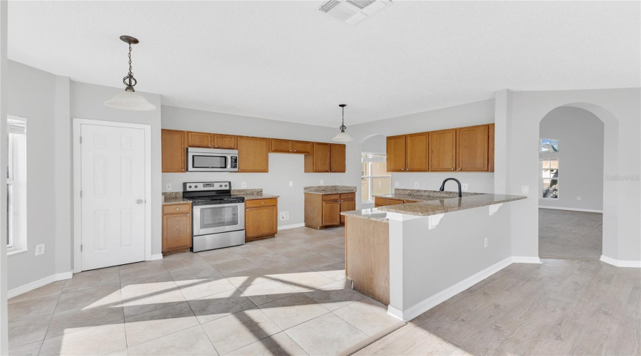 KISSIMMEE, Florida 34746, 4 Bedrooms Bedrooms, ,3 BathroomsBathrooms,Residential,For Sale,EAGLE POINTE,0,MFRO6326374