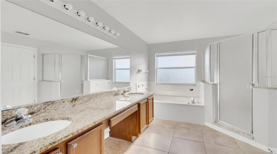 KISSIMMEE, Florida 34746, 4 Bedrooms Bedrooms, ,3 BathroomsBathrooms,Residential,For Sale,EAGLE POINTE,0,MFRO6326374