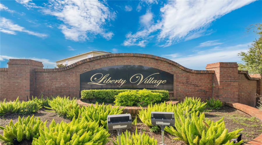 KISSIMMEE, Florida 34746, 4 Bedrooms Bedrooms, ,3 BathroomsBathrooms,Residential,For Sale,EAGLE POINTE,0,MFRO6326374