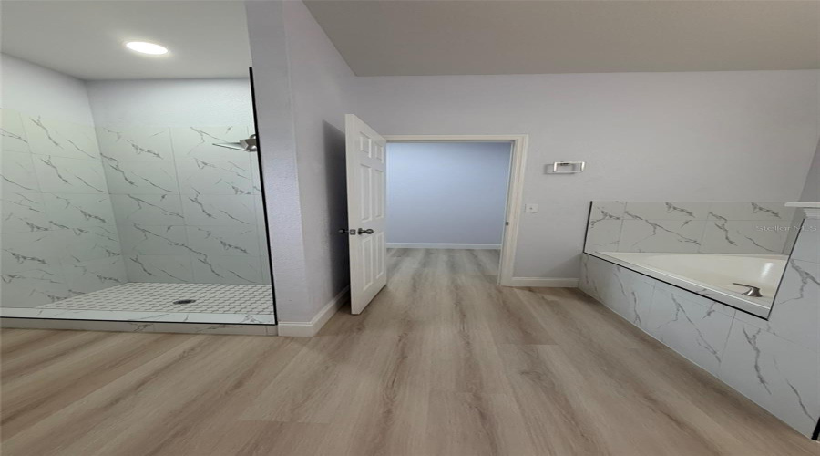 Master Bathroom Master Bathroom