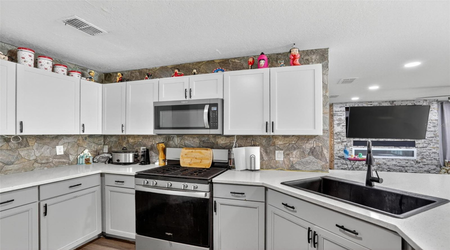 DAVENPORT, Florida 33897, 3 Bedrooms Bedrooms, ,2 BathroomsBathrooms,Residential,For Sale,RONA,0,MFRTB8443079 DAVENPORT, Florida 33897, 3 Bedrooms Bedrooms, ,2 BathroomsBathrooms,Residential,For Sale,RONA,0,MFRTB8443079